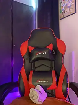 Snapshot of Pretty-10Woman chatting on March 15, 2025, 7:48 pm Pretty-10Woman online show from March 15, 2025, 7:48 pm