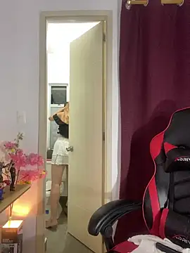 Snapshot of Pretty-10Woman chatting on September 14, 2025, 3:27 am Pretty-10Woman online show from September 14, 2025, 3:27 am