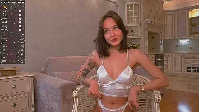 Snapshot of LillyCrei chatting on February 11, 2025, 1:41 pm LillyCrei online show from February 11, 2025, 1:41 pm