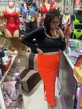 ROSALIALUCY online show from January 14, 2025, 4:40 pm