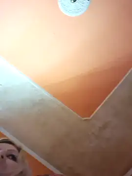 ducicsajsziii online show from November 10, 2025, 7:46 pm