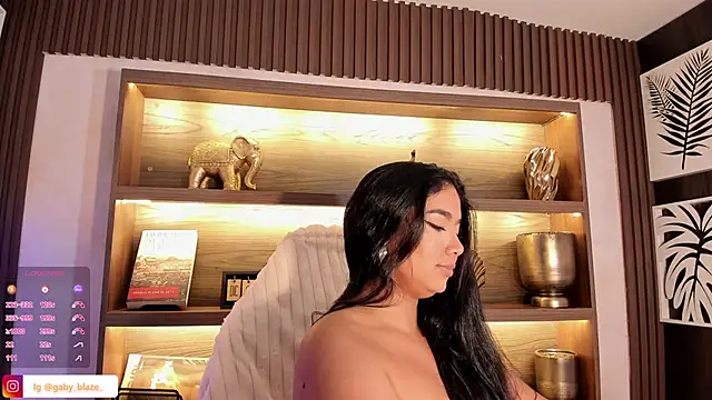 Snapshot of Gaby_Blaze chatting on December 7, 2024, 1:58 am Gaby Blaze online show from December 7, 2024, 1:58 am