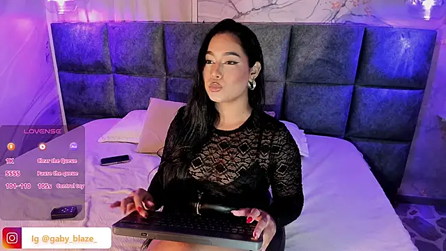 Snapshot of Gaby_Blaze chatting on December 9, 2024, 9:05 pm Gaby Blaze online show from December 9, 2024, 9:05 pm