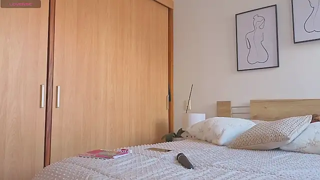 Snapshot of sweet_sophia90s chatting on December 17, 2025, 3:40 pm sweet sophia90s online show from December 17, 2025, 3:40 pm