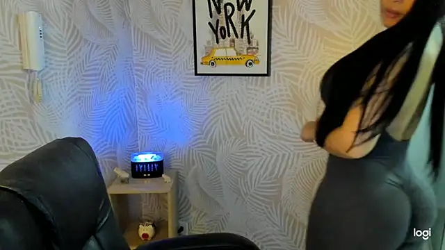 Snapshot of sexyyykloee chatting on February 11, 2025, 3:50 am sexyyykloee online show from February 11, 2025, 3:50 am