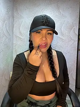 Snapshot of sexyyykloee chatting on October 21, 2025, 2:56 am sexyyykloee online show from October 21, 2025, 2:56 am