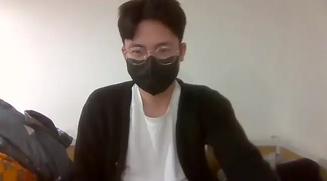 Gwencloudy online show from February 4, 2025, 4:39 pm