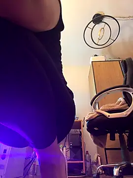 Snapshot of sofiah_ chatting on December 2, 2025, 5:19 pm sofiah online show from December 2, 2025, 5:19 pm