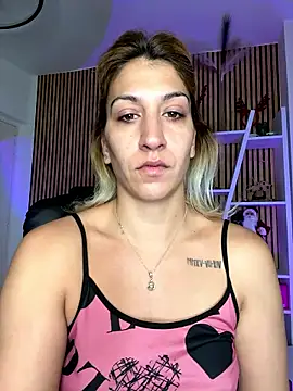 Snapshot of sofiah_ chatting on January 6, 2026, 7:12 am sofiah online show from January 6, 2026, 7:12 am