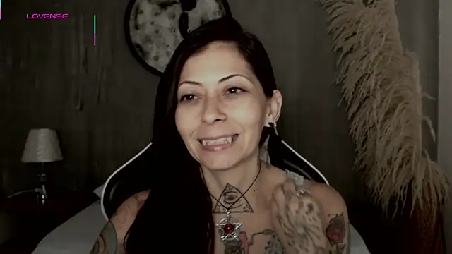 dark gotica online show from October 11, 2025, 12:26 pm