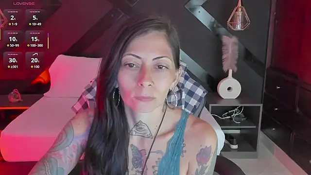 dark gotica online show from January 14, 2026, 12:11 pm