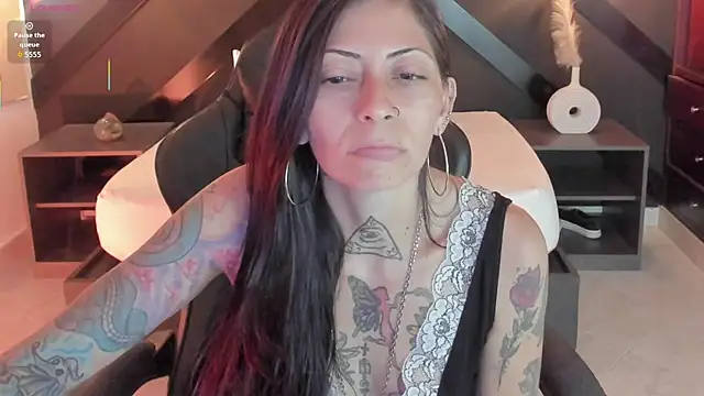 dark gotica online show from March 6, 2026, 7:10 pm