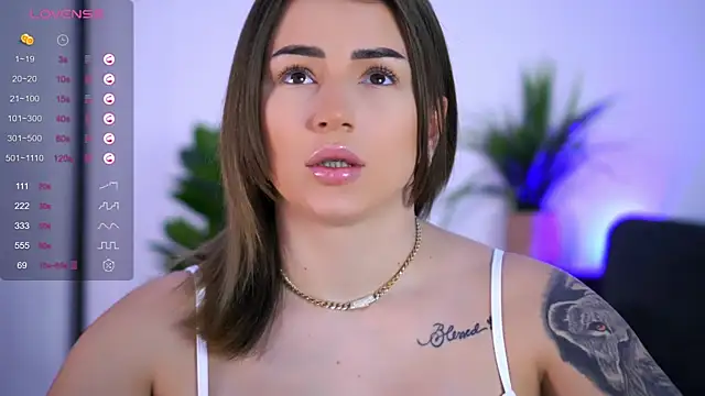 AishaCarter online show from October 31, 2025, 5:47 pm