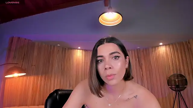 AmyWalker  online show from February 25, 2025, 10:15 am