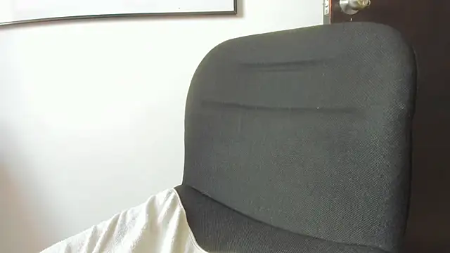 squirttati33 online show from October 28, 2025, 2:31 pm