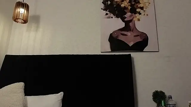 dolly zoe online show from February 27, 2026, 5:18 am