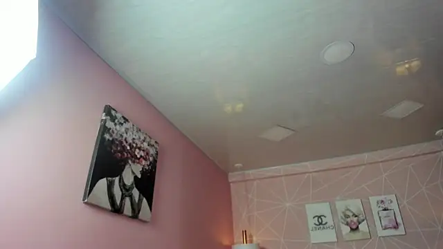 ayshel   online show from November 24, 2025, 10:31 pm