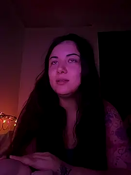 xocrybaby online show from November 25, 2025, 5:02 pm