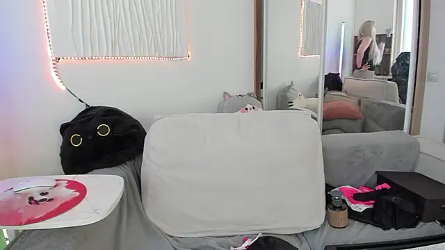 CarolMay online show from March 27, 2026, 7:14 am