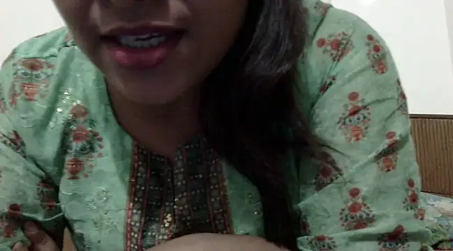 shekira99 online show from March 18, 2025, 2:37 pm