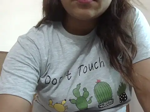 shekira99 online show from October 24, 2025, 1:03 am