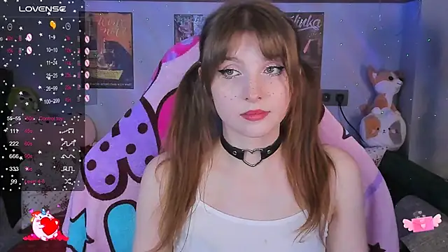 Snapshot of AliceLanley chatting on December 10, 2024, 11:43 am AliceLanley online show from December 10, 2024, 11:43 am