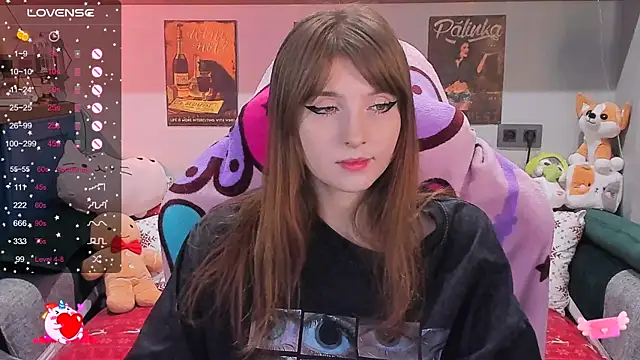 Snapshot of AliceLanley chatting on December 28, 2024, 11:52 am AliceLanley online show from December 28, 2024, 11:52 am