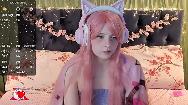 Snapshot of AliceLanley chatting on September 24, 2025, 12:41 pm AliceLanley online show from September 24, 2025, 12:41 pm