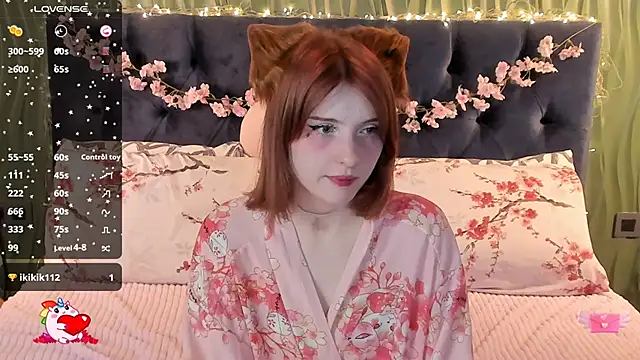 Snapshot of AliceLanley chatting on September 28, 2025, 12:32 pm AliceLanley online show from September 28, 2025, 12:32 pm