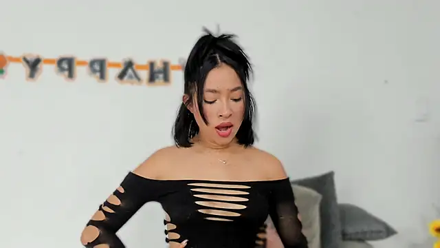 valerycolins online show from November 5, 2025, 11:21 am