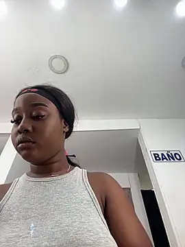 Snapshot of MichaelaCox chatting on May 15, 2026, 1:07 pm MichaelaCox online show from May 15, 2026, 1:07 pm