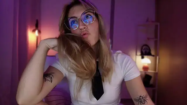 Dakotaa  online show from March 24, 2026, 1:10 am