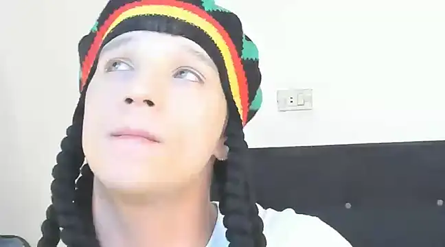 angelcortes online show from December 6, 2024, 4:14 am