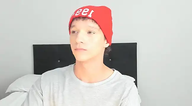 angelcortes online show from February 25, 2025, 7:58 pm