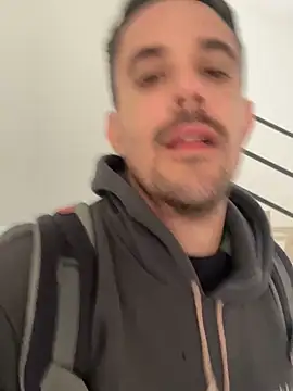 Snapshot of julian333 chatting on March 14, 2025, 1:24 pm julian333 online show from March 14, 2025, 1:24 pm