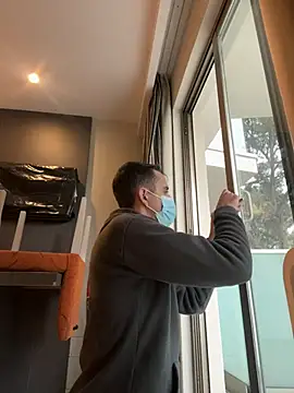 Snapshot of julian333 chatting on March 17, 2025, 6:40 am julian333 online show from March 17, 2025, 6:40 am