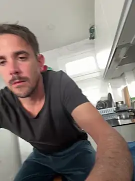 Snapshot of julian333 chatting on March 20, 2025, 4:31 pm julian333 online show from March 20, 2025, 4:31 pm