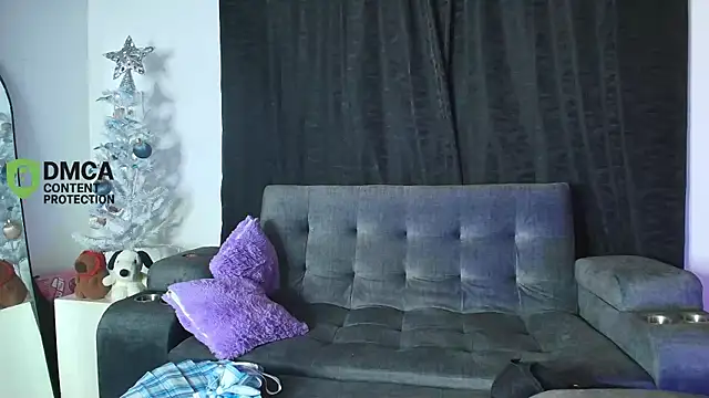 yungelitamor  online show from January 6, 2026, 5:00 am