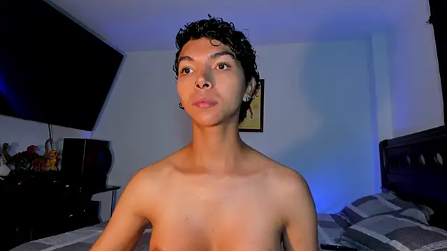 Snapshot of xhenisa_ chatting on December 15, 2024, 12:29 am xhenisa online show from December 15, 2024, 12:29 am