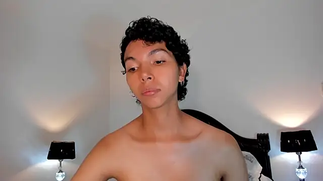 Snapshot of xhenisa_ chatting on March 10, 2025, 8:34 pm xhenisa online show from March 10, 2025, 8:34 pm