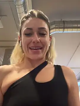 petrouchkaaa  online show from March 14, 2025, 9:35 am