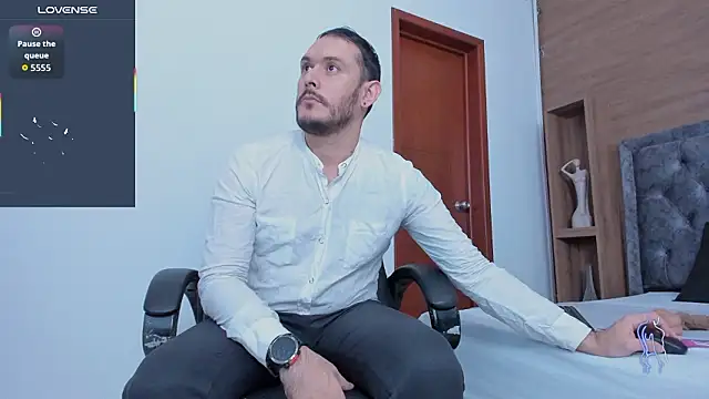 jeanpiere  online show from February 10, 2026, 2:48 am