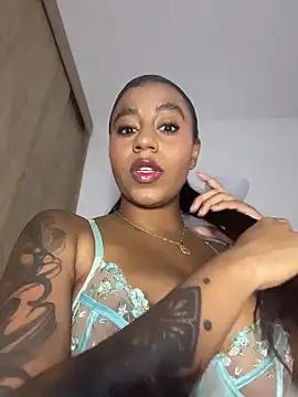 charlotteeruss online show from May 17, 2026, 3:41 pm