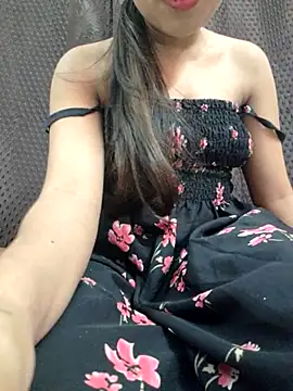 Snapshot of Roshni_98 chatting on March 12, 2025, 5:35 am Roshni 98 online show from March 12, 2025, 5:35 am