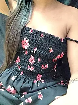 Snapshot of Roshni_98 chatting on May 11, 2026, 2:45 pm Roshni 98 online show from May 11, 2026, 2:45 pm