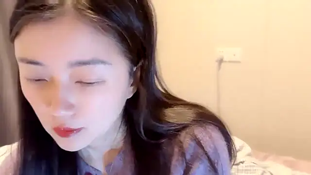 A-xena online show from March 23, 2025, 2:15 am