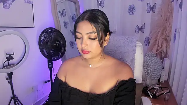 NatashaBrown12 online show from May 26, 2026, 9:55 pm