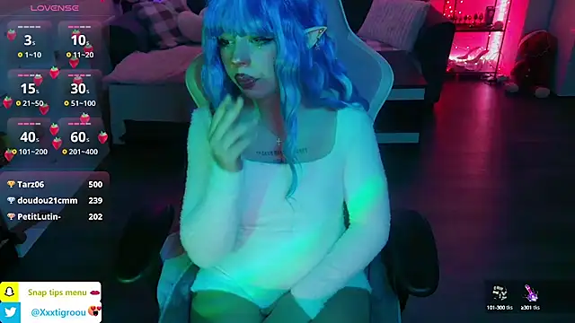 PetiteAngel666 online show from January 22, 2025, 3:52 am