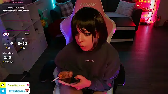 PetiteAngel666 online show from March 21, 2025, 3:44 am