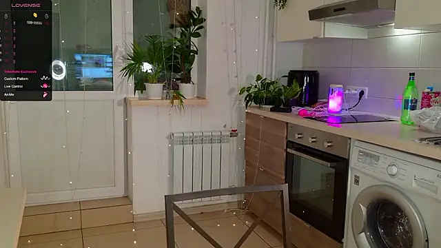 MissLovex online show from March 10, 2026, 2:11 pm